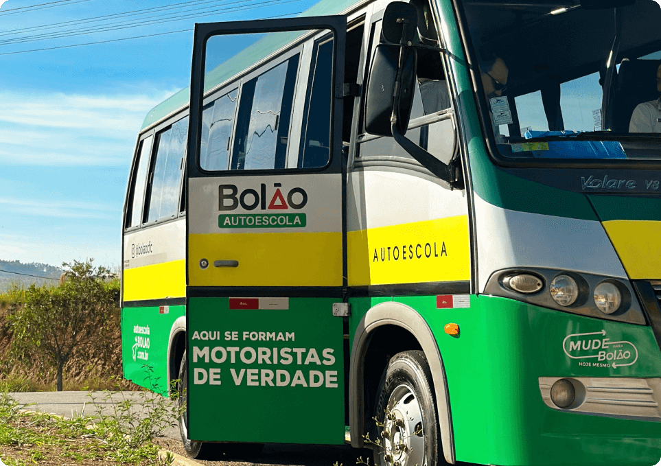 ônibus da auto escola bolão