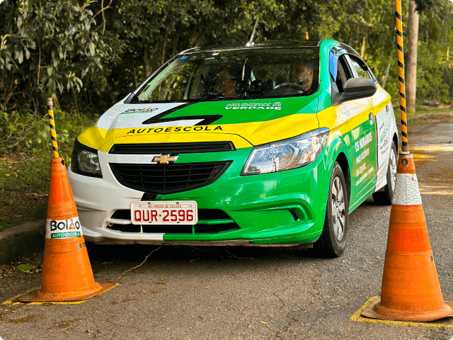 carro da auto escola bolão